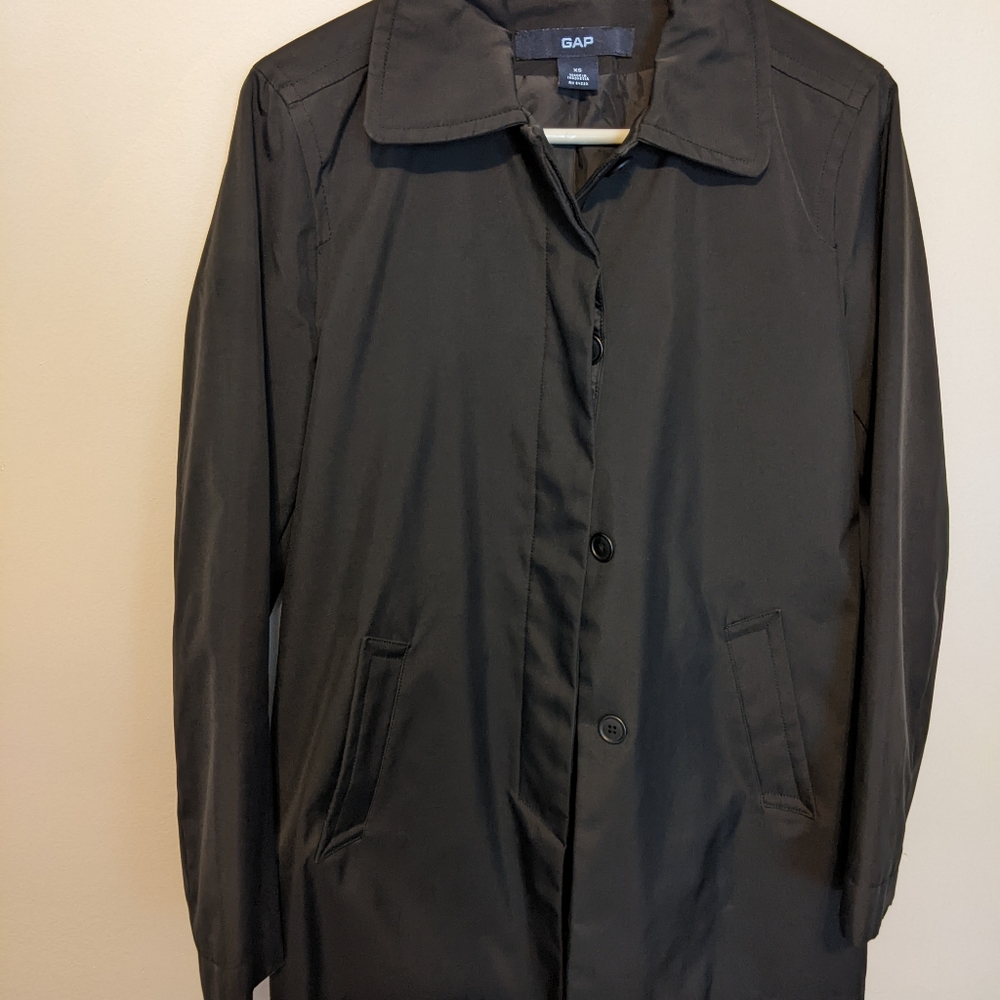 Gap. Raincoat women. Lightweight